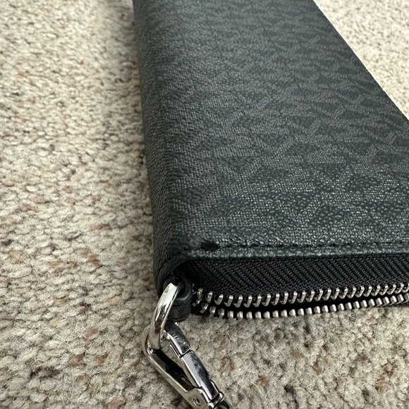 Black Michael Kors Wallet - Picture 3 of 5
